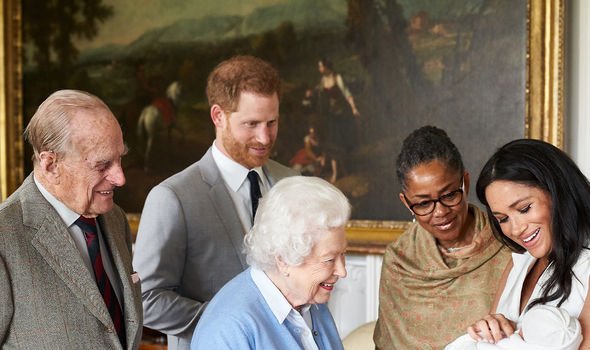 Meghan et Harry présentent Archie dans la famille royale