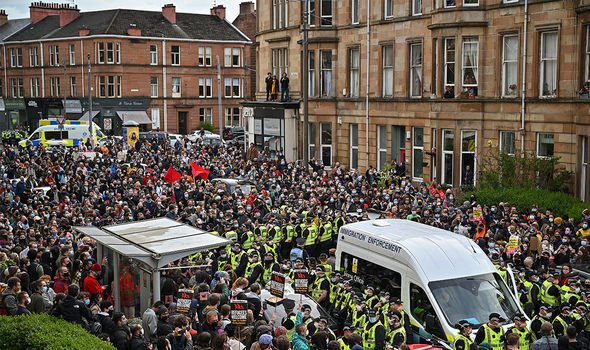 Manifestations à Glasgow: le tweet de Beckett était en réponse aux scènes de Glasgow 