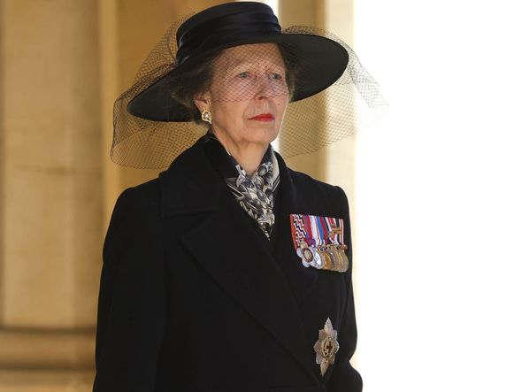 Anne a été photographiée en train d'assister aux funérailles de son père, le prince Philip