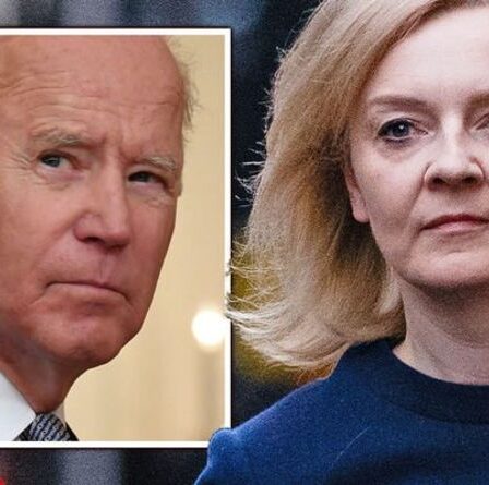 La superwoman du Brexit, Liz Truss, fait face à une pression croissante alors que les États-Unis publient un avertissement sur un accord commercial