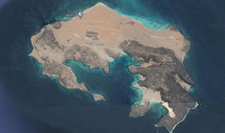 Base aérienne mystérieuse en cours de construction sur une île volcanique au large du Yémen dans le détroit de la mer Rouge