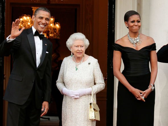 L'ancien président américain Barack Obama, la reine Elizabeth II et l'ancienne première dame Michelle Obama