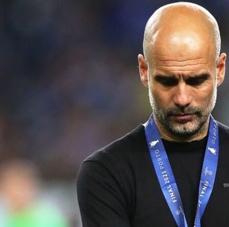 Le patron de Man City, Pep Guardiola, donne une réponse directe lorsqu'il est interrogé sur le XI de départ surprise