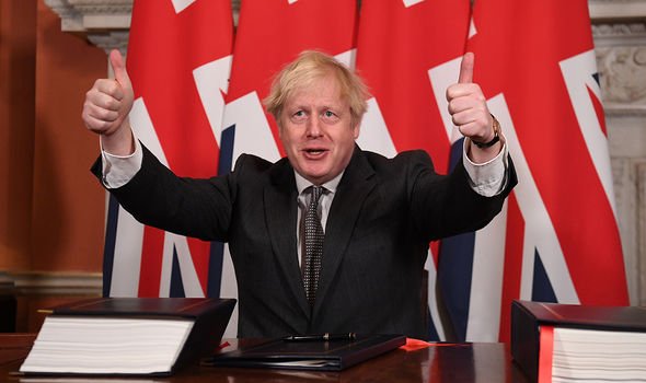 Boris Johnson signe un accord sur le Brexit