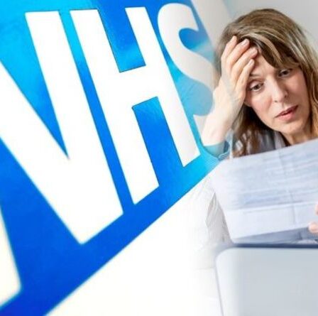 Avertissement sur les pensions: les travailleurs du NHS devront faire face à des coûts fiscaux `` historiques '' en raison d'un retard dans la déclaration