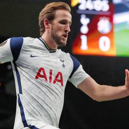 Barcelone `` prend contact avec Harry Kane '' dans le nouveau virage de transfert de Tottenham