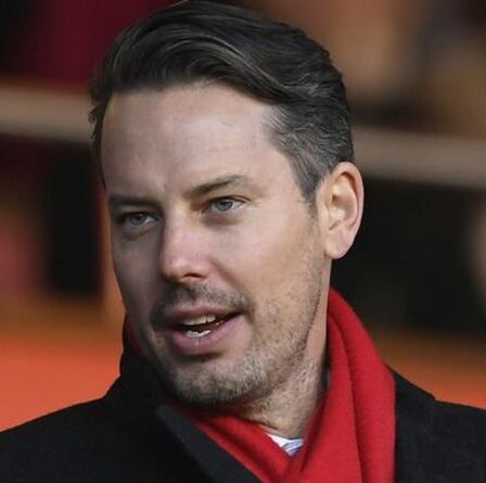 Ce que Josh Kroenke a dit aux joueurs d'Arsenal avant le match de Brighton au milieu de l'offre publique d'achat de Daniel Ek