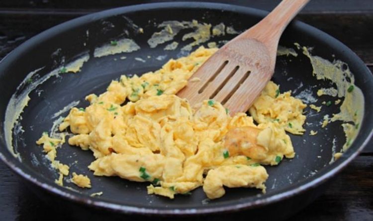 Comment retirer les œufs brouillés d'une casserole - le hack qui change la vie