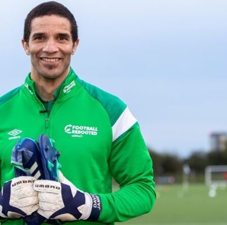 David James soutient la campagne pour recycler un million de paires de chaussures de football