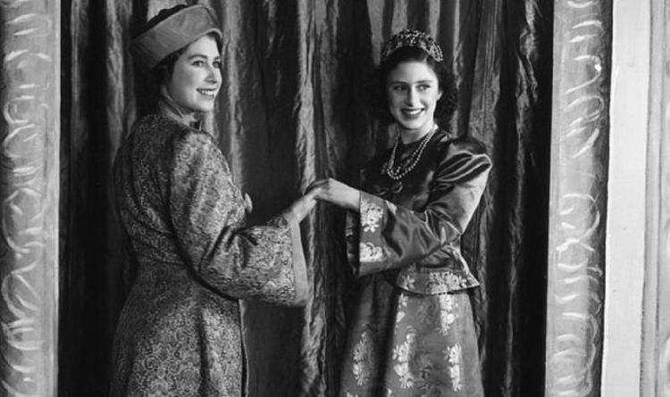Des photos ultra rares des années de la Seconde Guerre mondiale montrent Queen, 15 ans, dans Cendrillon à Panto