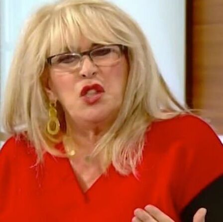«Égoïste et irresponsable! Carole Malone fait irruption chez les Britanniques qui refusent de s'attaquer à Covid Jab