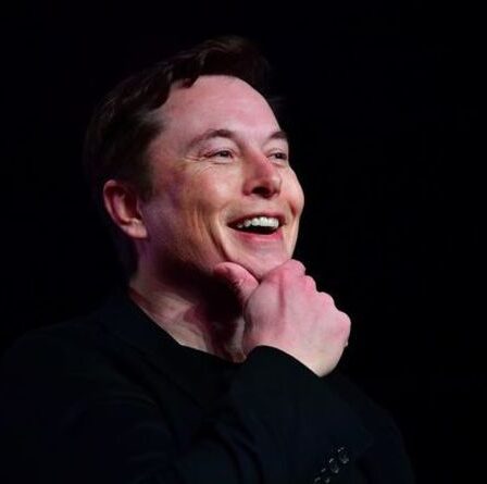 Elon Musk explique à Joe Rogan pourquoi nous vivons `` très probablement dans une simulation '' - `` Deux choix ''
