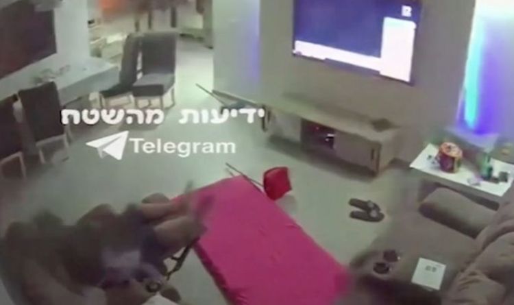 Guerre israélo-palestinienne: un moment choquant a frappé la roquette à Gaza capturé sur un système de vidéosurveillance à domicile - VIDEO