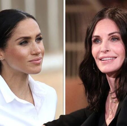 'Il n'y a pas moyen!'  Courtney Cox dit qu'elle ne pourrait jamais suivre les traces de Meghan Markle