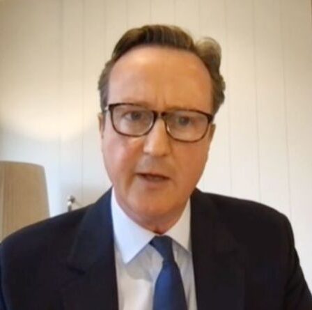 Je n'ai pas fait pression pour économiser mon argent, insiste l'ancien Premier ministre David Cameron