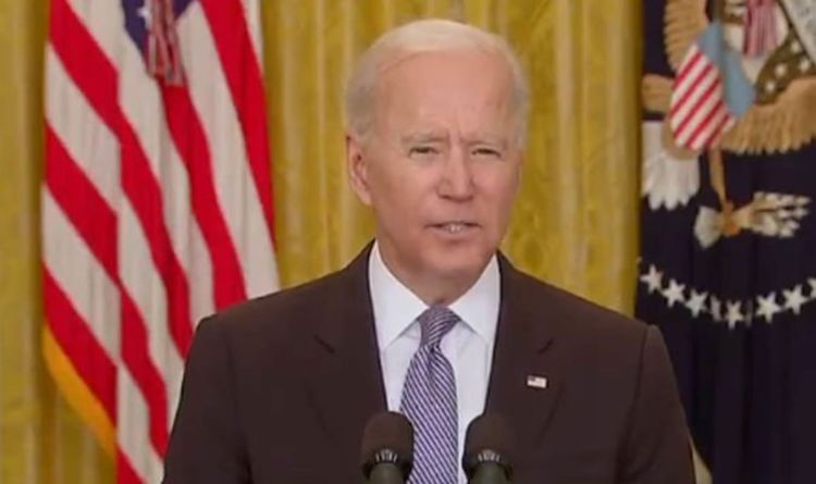 Joe Biden a mis en garde contre la politique `` absolument dommageable '' de laisser les États-Unis lutter pour retrouver un rôle mondial