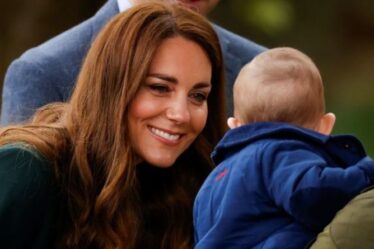 Kate rayonne lors d'une jolie réunion dans un parc écossais - des fans charmés appellent un autre bébé royal