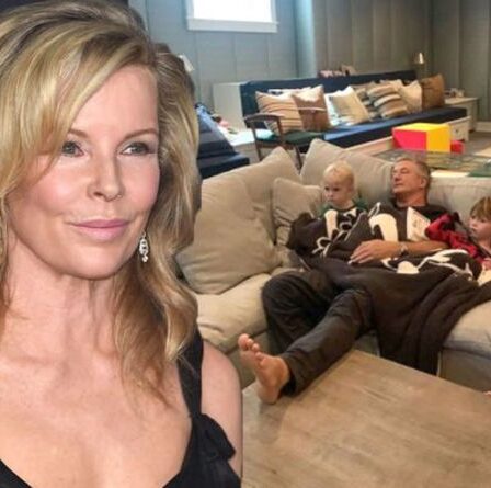 Kim Basinger lève les sourcils avec un commentaire Instagram à l'ex Alec Baldwin après le divorce de 2002