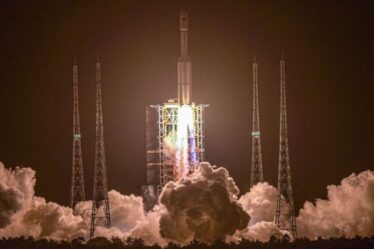 La Chine lance et amarre avec succès le vaisseau spatial cargo Tianzhou-2 à la station spatiale