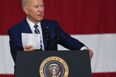 La Chine veut `` posséder l'Amérique '' d'ici 15 ans, prévient Joe Biden au milieu d'une enquête du laboratoire de Wuhan