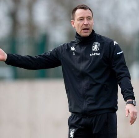 La légende de Chelsea, John Terry, se moque en plaisantant des fans de Tottenham après la comparaison avec Ledley King