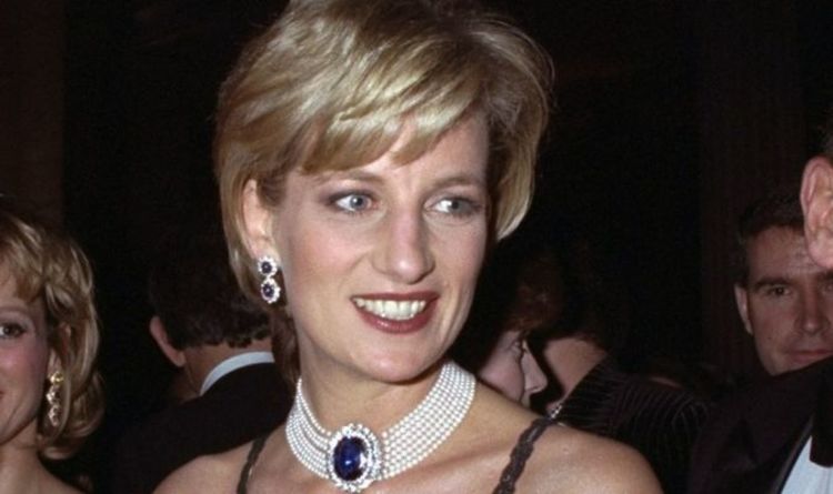 La princesse Diana a failli ne pas porter de robe `` racée '' par `` peur '' d'embarrasser William