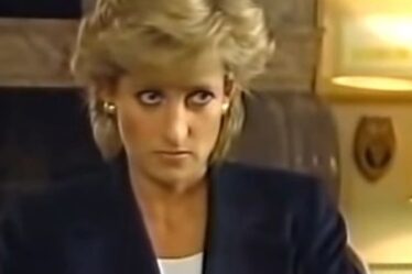 La princesse Diana paranoïaque, elle était espionnée, écrivant à son frère `` tout a du sens ''
