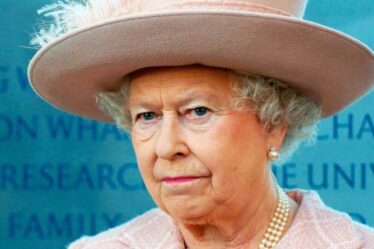 La reine `` blessée et en colère '' alors qu'Harry continue de parler de la vie privée de la famille royale