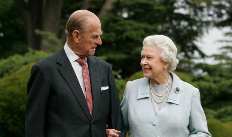 La reine mère `` ne voulait pas '' qu'Elizabeth épouse le prince Philip à cause de son `` bagage familial ''