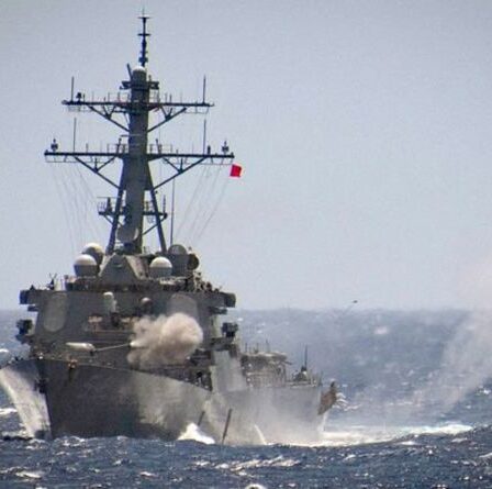 La troisième guerre mondiale craint alors qu'un conflit total avec la Chine et les États-Unis verrait `` tout perdu ''