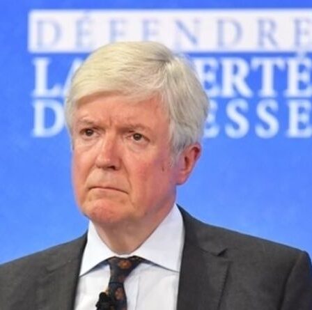 L'ancien directeur général de la BBC, Tony Hall, démissionne de son poste de patron de la National Gallery après un rapport accablant