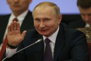 L'animateur de Fox qualifie la Russie de `` station-service avec un drapeau '' - appelle à des sanctions après une cyberattaque