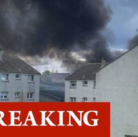 Le centre commercial d'Édimbourg panique après une `` explosion '' - Les services d'urgence se précipitent