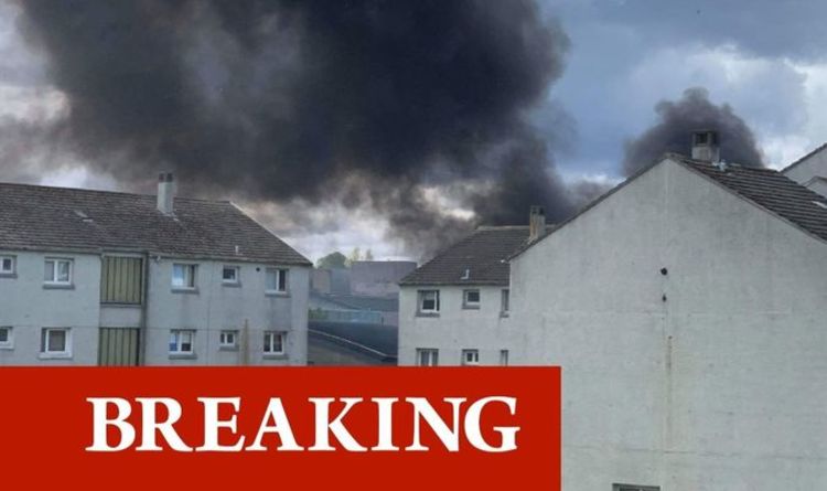 Le centre commercial d'Édimbourg panique après une `` explosion '' - Les services d'urgence se précipitent