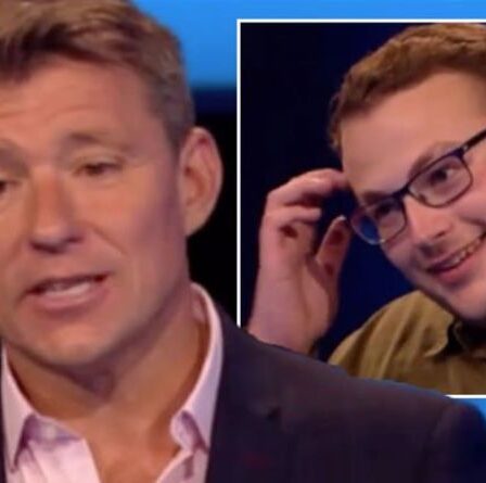 Le joueur de Tipping Point a le visage rouge après une erreur politique coûteuse: `` Bien avant mon temps! ''