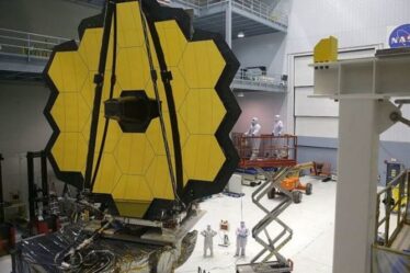 Le télescope James Webb de chasse extraterrestre de la NASA ouvre le miroir pour la dernière fois