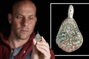 Les archéologues israéliens dévoilent le `` sceau de Salomon '' - une ancienne amulette protégeant du mal