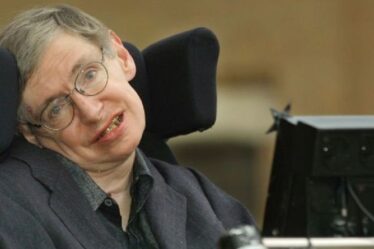 Les articles révolutionnaires de Stephen Hawking seront préservés pour le Royaume-Uni à l'Université de Cambridge