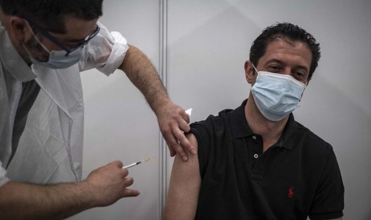 Les influenceurs des médias français ciblés par des campagnes payantes pour discréditer les vaccins Pfizer