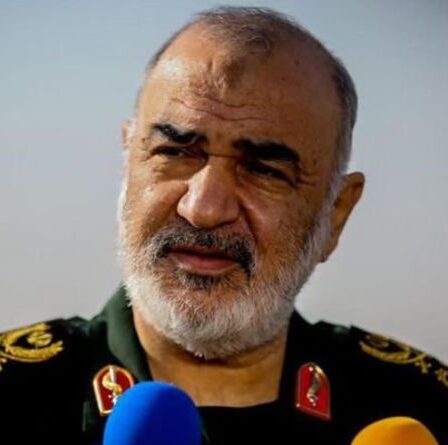 Les missiles effrayants du commandant iranien se vantent alors qu'il attise les tensions avec Israël au sujet de la Palestine