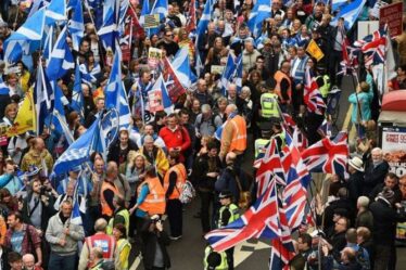 Les partisans de l'indépendance écossaise promettent une `` désobéissance civile '' pour forcer le référendum