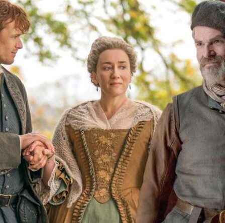 Les patrons d'Outlander détaillent un changement majeur dans la série Stars `` C'est déchirant ''
