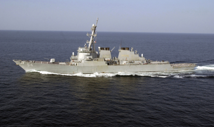 Les tensions dans la mer de Chine méridionale explosent alors que les États-Unis envoient un destroyer à travers le détroit
