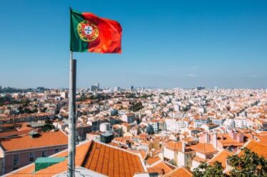 Les vacances au Portugal sont de retour: un pays autorise les Britanniques à voyager à partir du 17 mai après le chaos
