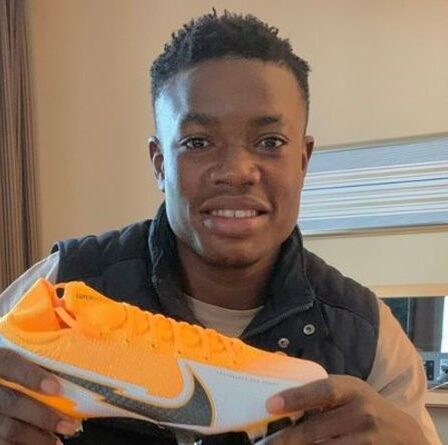 Liverpool `` détourne un transfert de 1,5 million de livres sterling pour le prodige Fatawu Issahaku '' alors que la deuxième signature est convenue