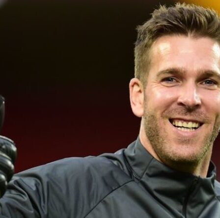 Liverpool prend la décision du contrat d'Adrian au milieu d'un possible retour en Espagne