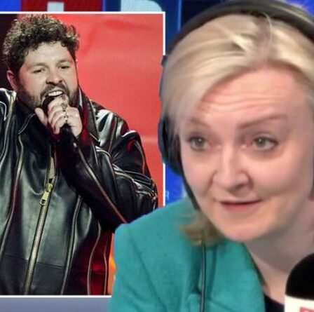 Liz Truss fait exploser la BBC après avoir prétendu `` snober le Brexit '' derrière la perte de l'Eurovision