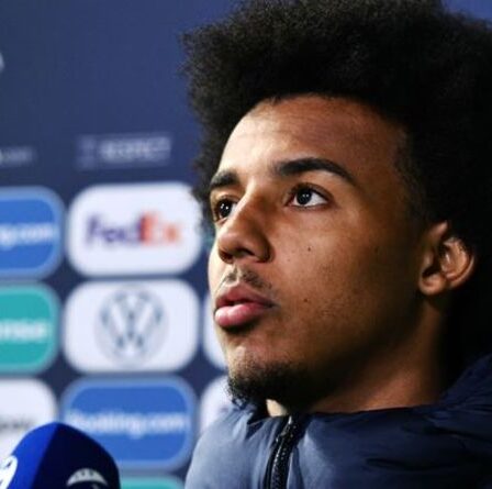 L'objectif de Manchester United offre une option estivale alors que Jules Kounde fait l'admission à Séville