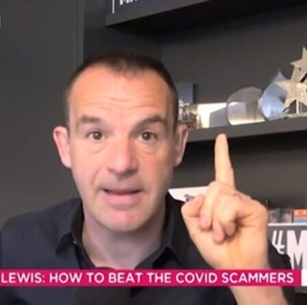 Martin Lewis révèle pourquoi vous devez utiliser DEUX téléphones pour vérifier les escroqueries