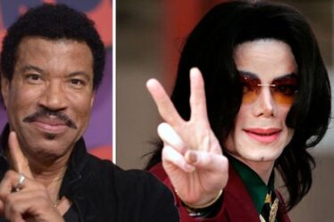 Michael Jackson a `` joué des farces folles '' à Lionel Richie pendant sa tournée